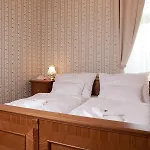 Zamek Berchtold Hotel Strancice