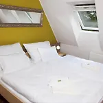 Zamek Berchtold 3* Strančice