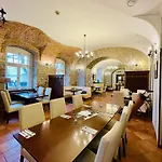 Hotel Zamek Berchtold Strancice