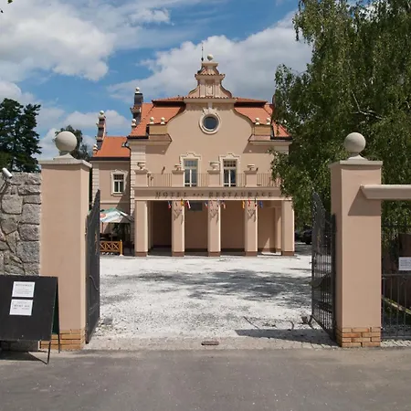Hotel Zamek Berchtold Strančice