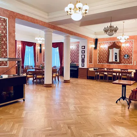 Zamek Berchtold Hotel Strancice