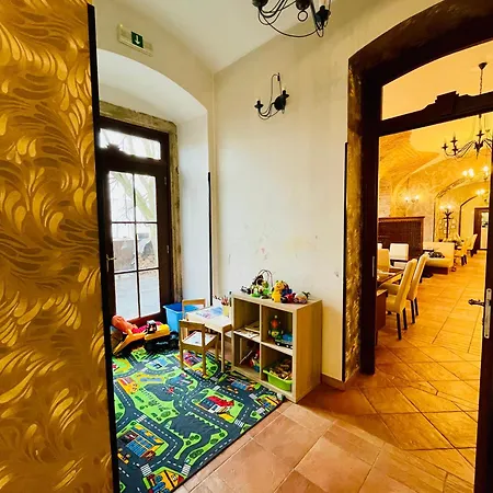 Zamek Berchtold 3* Strančice
