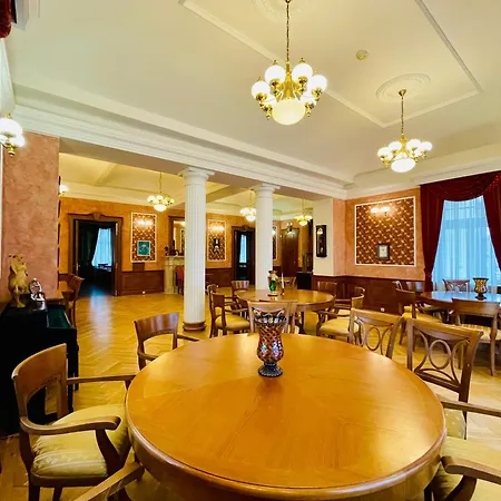Zamek Berchtold 3* Strančice