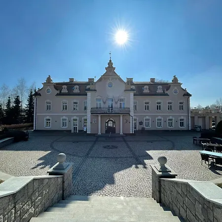 Zamek Berchtold 3* Strancice