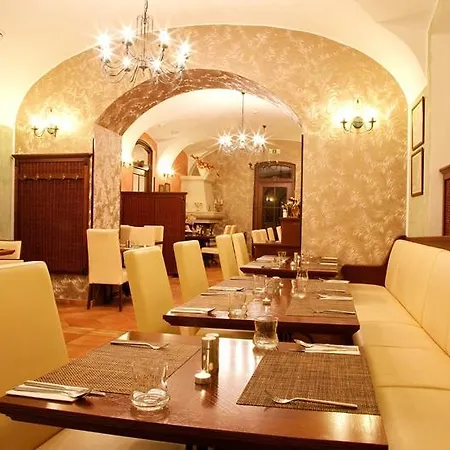 Отель Zamek Berchtold 3*