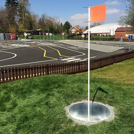 Отель Zamek Berchtold Strancice