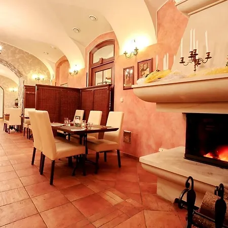 فندق Zamek Berchtold Strančice