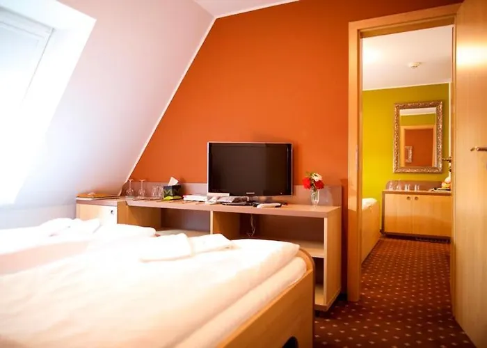 Zamek Berchtold Hotel Strančice