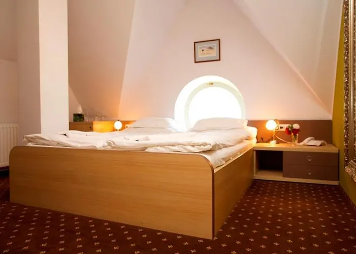 فندق Zamek Berchtold Strančice