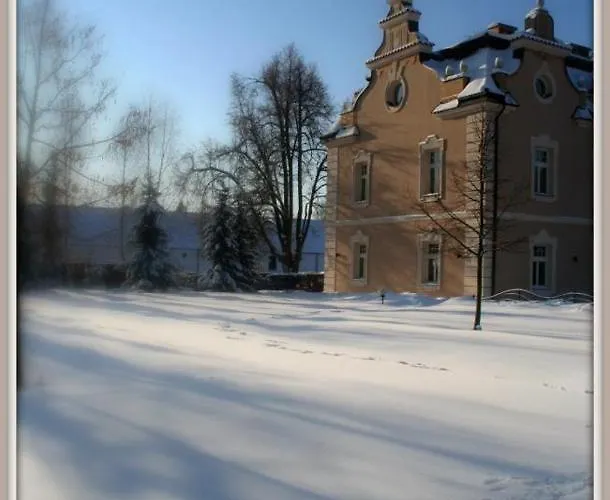 فندق Zamek Berchtold Strančice