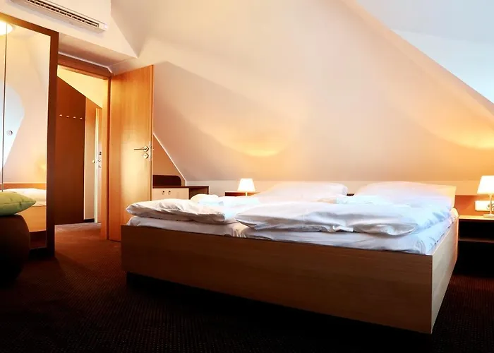 Zamek Berchtold 3* Strancice