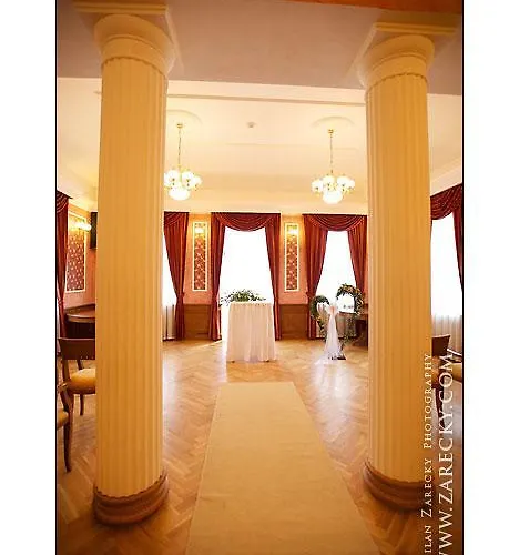 Zamek Berchtold فندق 3*