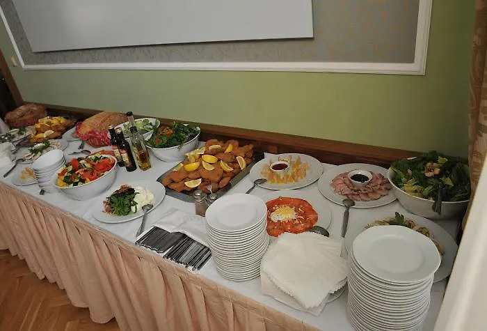 فندق Zamek Berchtold Strančice